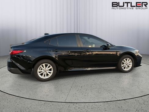 Used 2025 Toyota Camry LE w/ Convenience Package AWD/4WD image 7