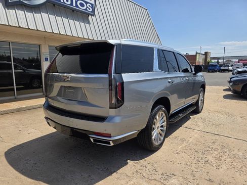 Used 2024 Cadillac Escalade Premium Luxury AWD/4WD image 8