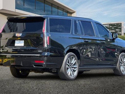 Certified 2024 Cadillac Escalade ESV Sport Platinum image 4