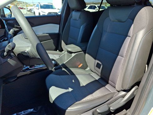 Certified 2025 Chevrolet Trax LT FWD image 13