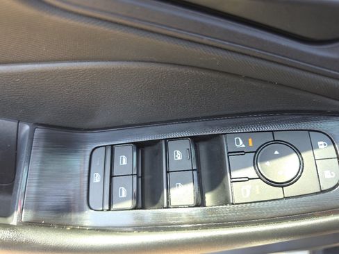 Used 2024 Nissan Rogue S FWD image 20