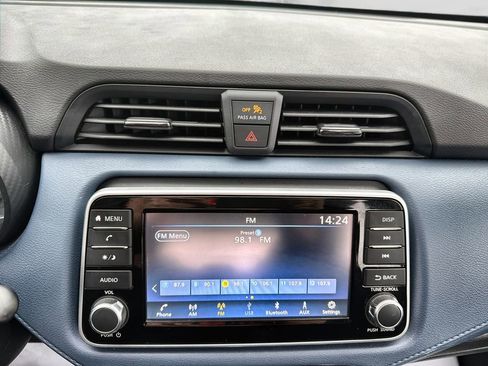 Used 2025 Nissan Versa SV FWD image 22