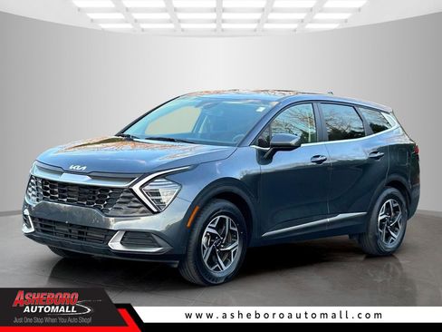 Used 2024 Kia Sportage LX image 1