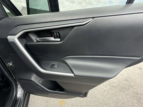 Used 2021 Toyota RAV4 XLE image 30