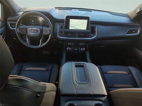 Used 2024 GMC Yukon XL AT4 w/ Technology Package image 12