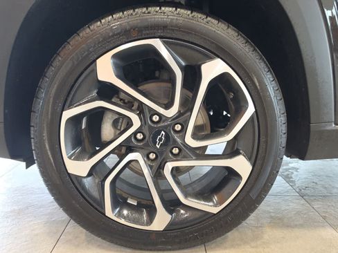 Used 2025 Chevrolet Trax RS w/ Driver Confidence Package FWD image 12