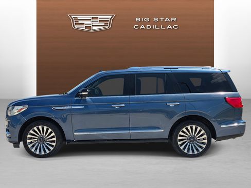 Used 2018 Lincoln Navigator Reserve w/ Technology Package AWD/4WD image 2