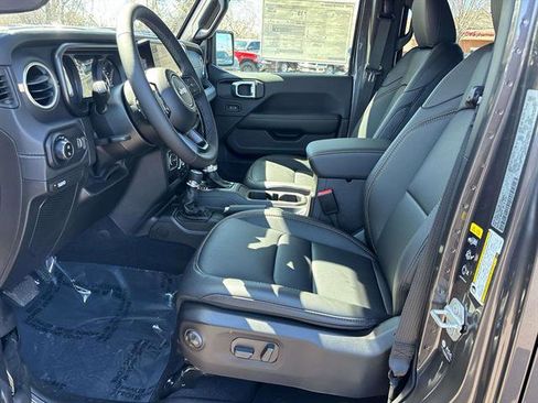New 2026 Jeep Gladiator Sport AWD/4WD image 7