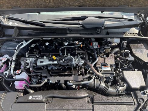 Used 2024 Toyota Prius LE FWD image 30