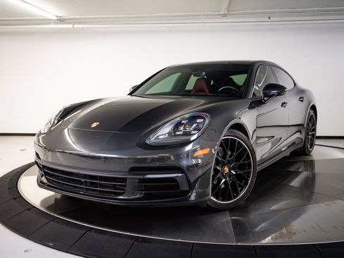 Used 2018 Porsche Panamera 4 AWD/4WD image 1