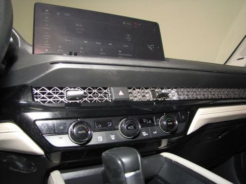 Certified 2025 Honda Accord Touring image 7