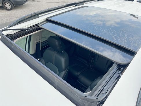 Used 2024 Honda Pilot Touring image 22