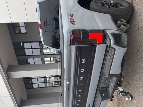 Used 2025 Ford F250 Platinum w/ Platinum Plus Package image 10