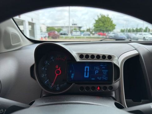 Used 2015 Chevrolet Sonic LT image 9