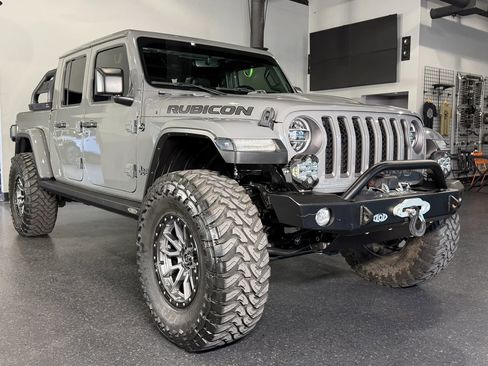 Used 2021 Jeep Gladiator Rubicon AWD/4WD image 2