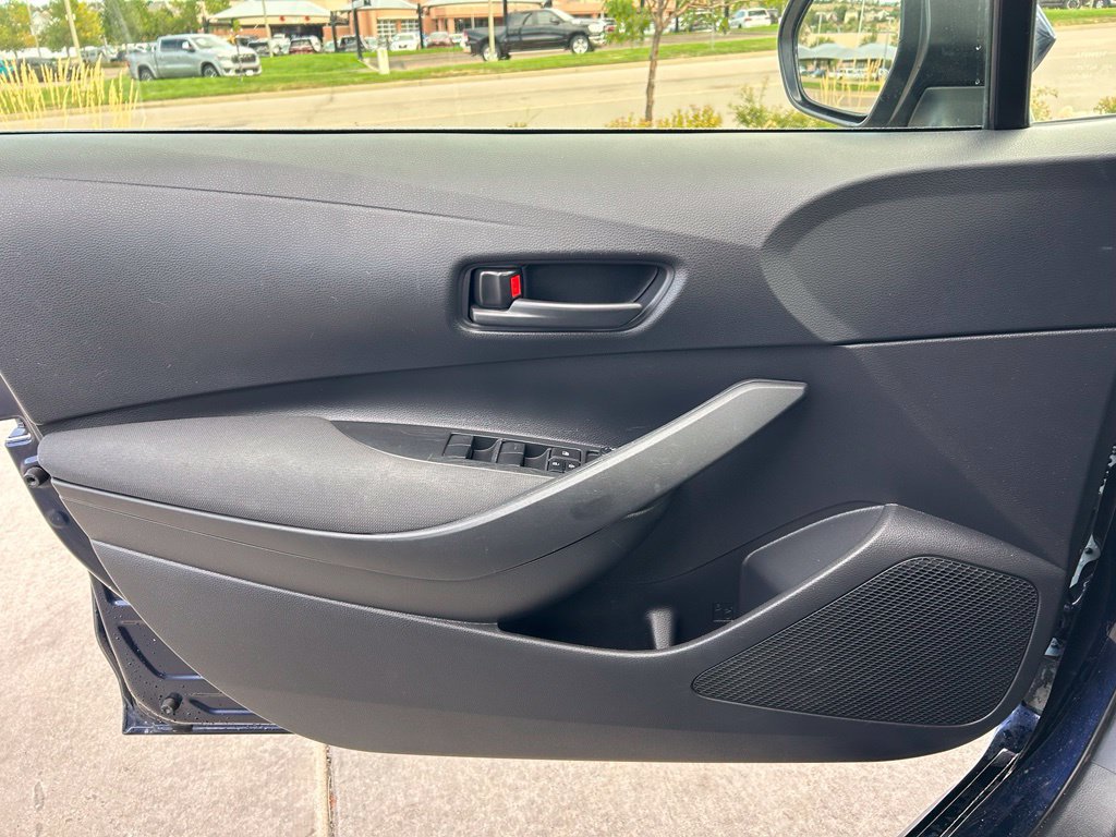 Used 2025 Toyota Corolla LE w/ Carpet Mat Package (TMS) FWD image 10