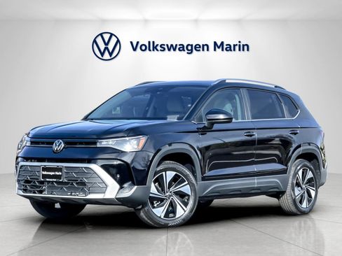 New 2026 Volkswagen Taos SE image 1