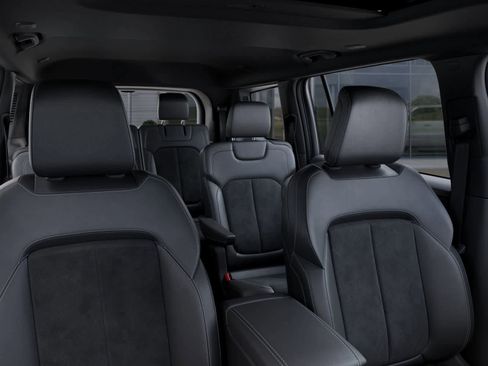 New 2025 Jeep Grand Cherokee L Altitude image 26
