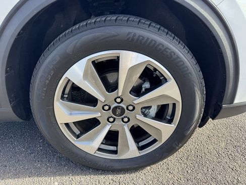 Used 2025 Ford Escape Platinum w/ Premium Technology Package image 9