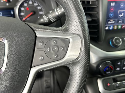 Used 2023 GMC Acadia SLE w/ Driver Convenience Package image 34