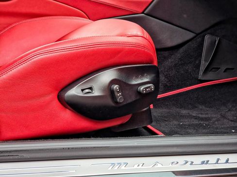 Used 2018 Maserati GranTurismo Sport RWD image 51