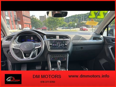 Used 2022 Volkswagen Tiguan SE w/ Panoramic Sunroof Package AWD/4WD image 15