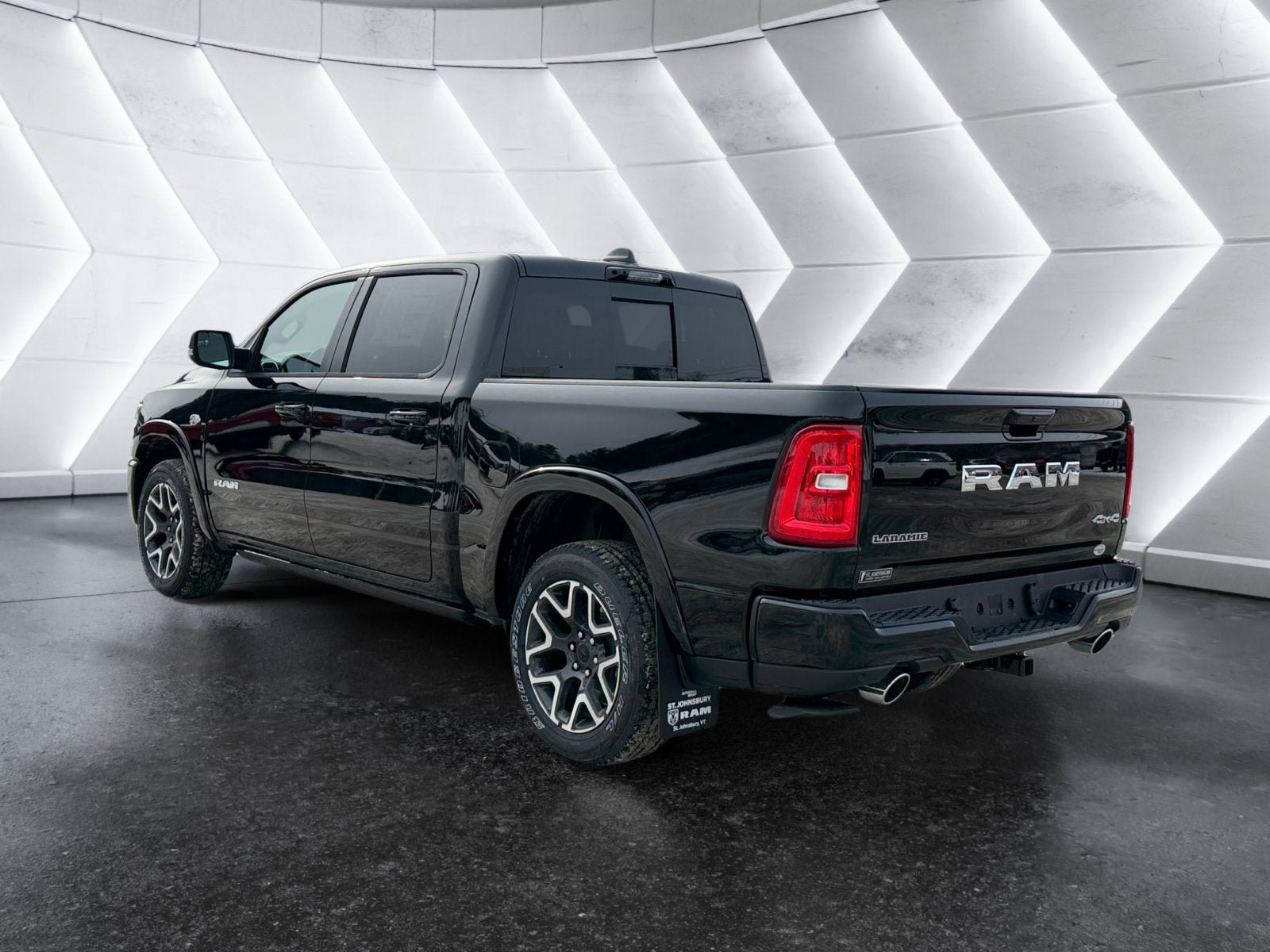 New 2026 RAM 1500 Laramie w/ Advanced Safety Group II AWD/4WD image 3