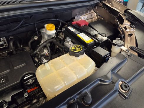 Used 2018 Chevrolet Trax LT w/ Sun & Sound Package image 74