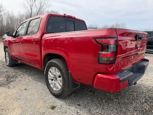 Used 2022 Nissan Frontier SV image 3