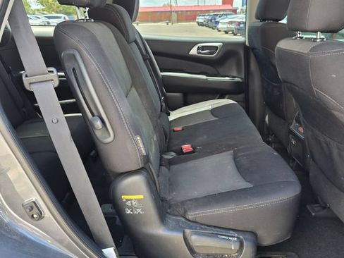 Used 2020 Nissan Pathfinder S FWD image 27