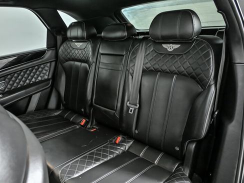 Used 2017 Bentley Bentayga image 20