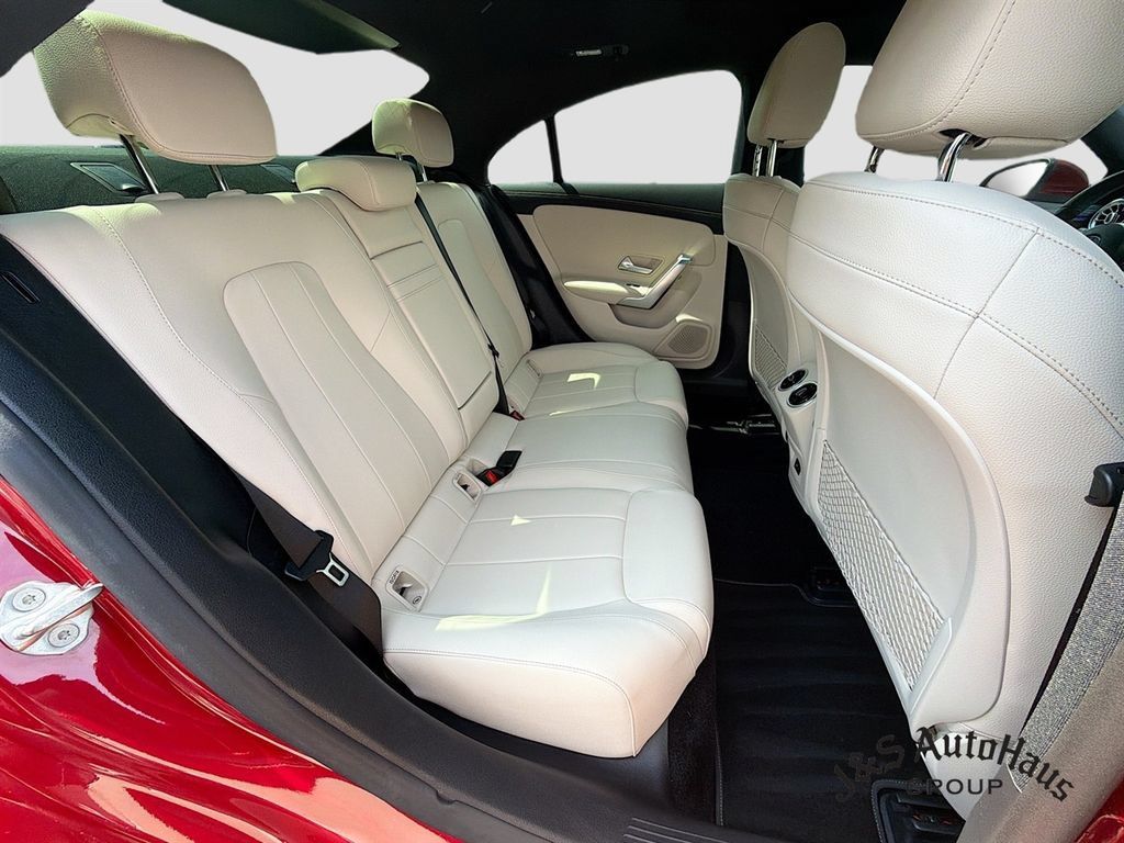 Used 2021 Mercedes-Benz CLA 250 4MATIC image 31