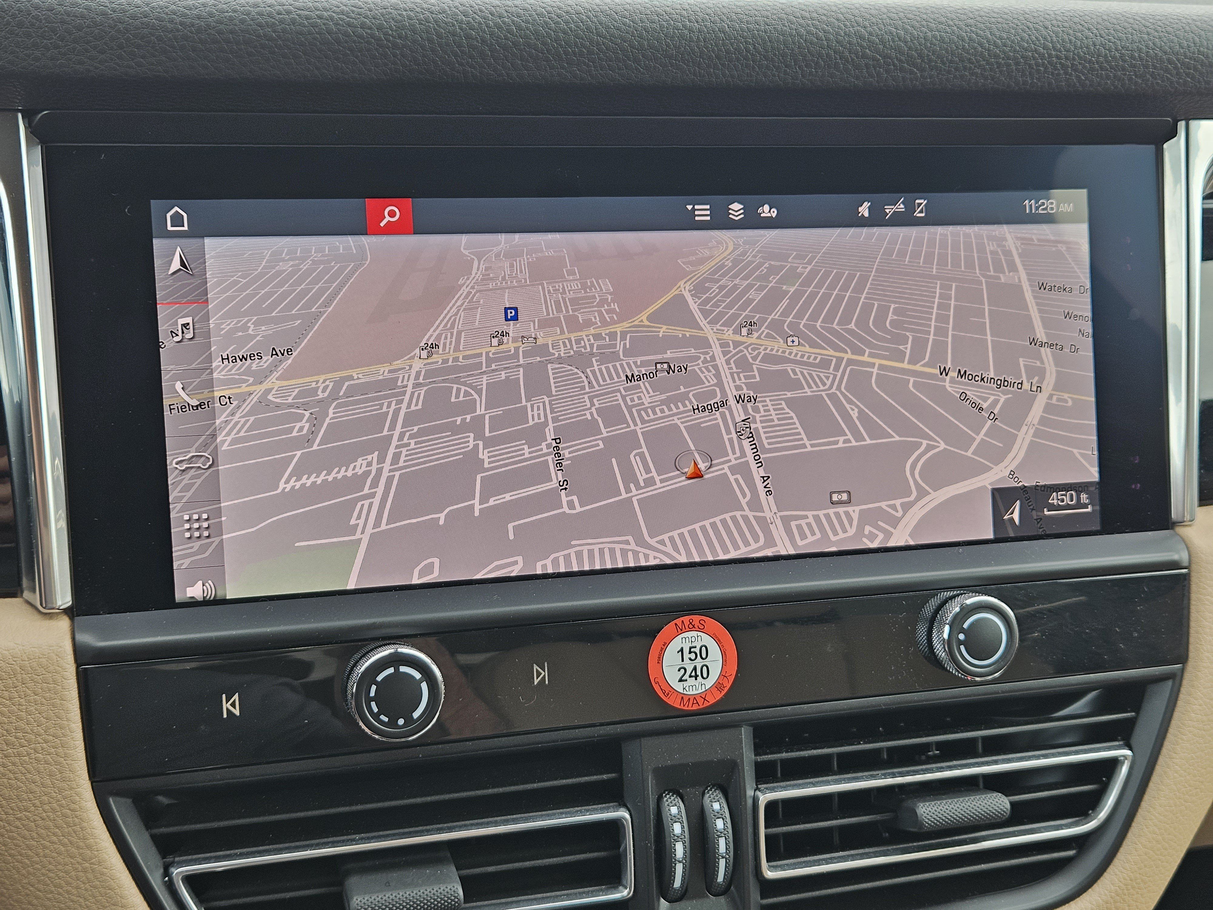 Certified 2026 Porsche Macan AWD/4WD image 17