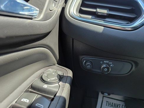 Used 2022 Chevrolet Equinox LT image 21