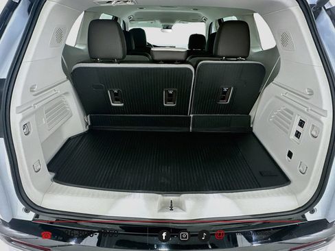 Used 2026 GMC Acadia Denali w/ Super Cruise Package FWD image 27