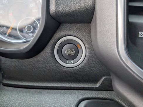 Used 2022 RAM 1500 Big Horn AWD/4WD image 22