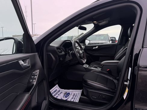 Certified 2025 Ford Escape ST-Line Select image 18