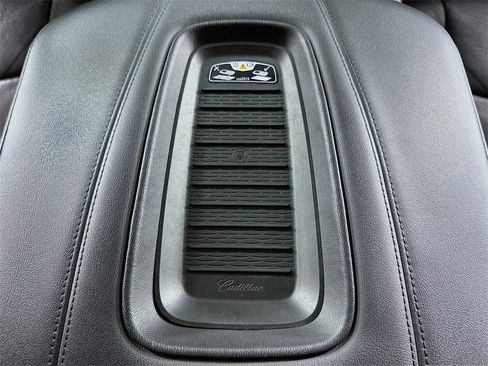 Used 2020 Cadillac Escalade Premium Luxury image 44