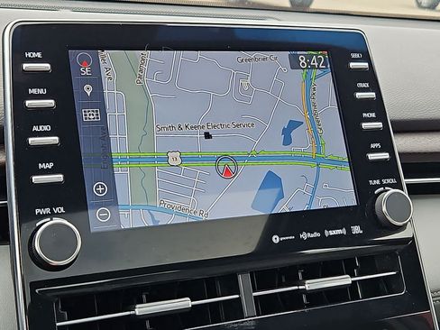 Used 2020 Toyota Avalon Limited FWD image 20