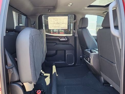New 2026 GMC Sierra 1500 SLT image 46