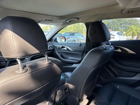 Used 2018 INFINITI QX30 Premium w/ Navigation Package image 20
