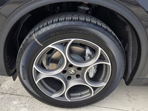 New 2026 Alfa Romeo Stelvio Sprint w/ Convenience Package image 5