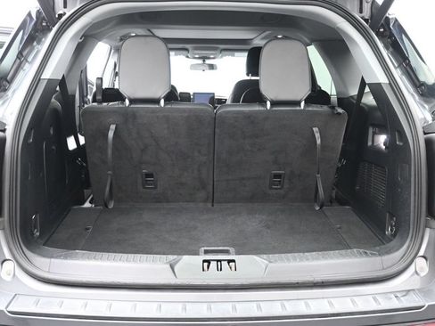 Used 2022 Ford Explorer XLT w/ Equipment Group 202A AWD/4WD image 15