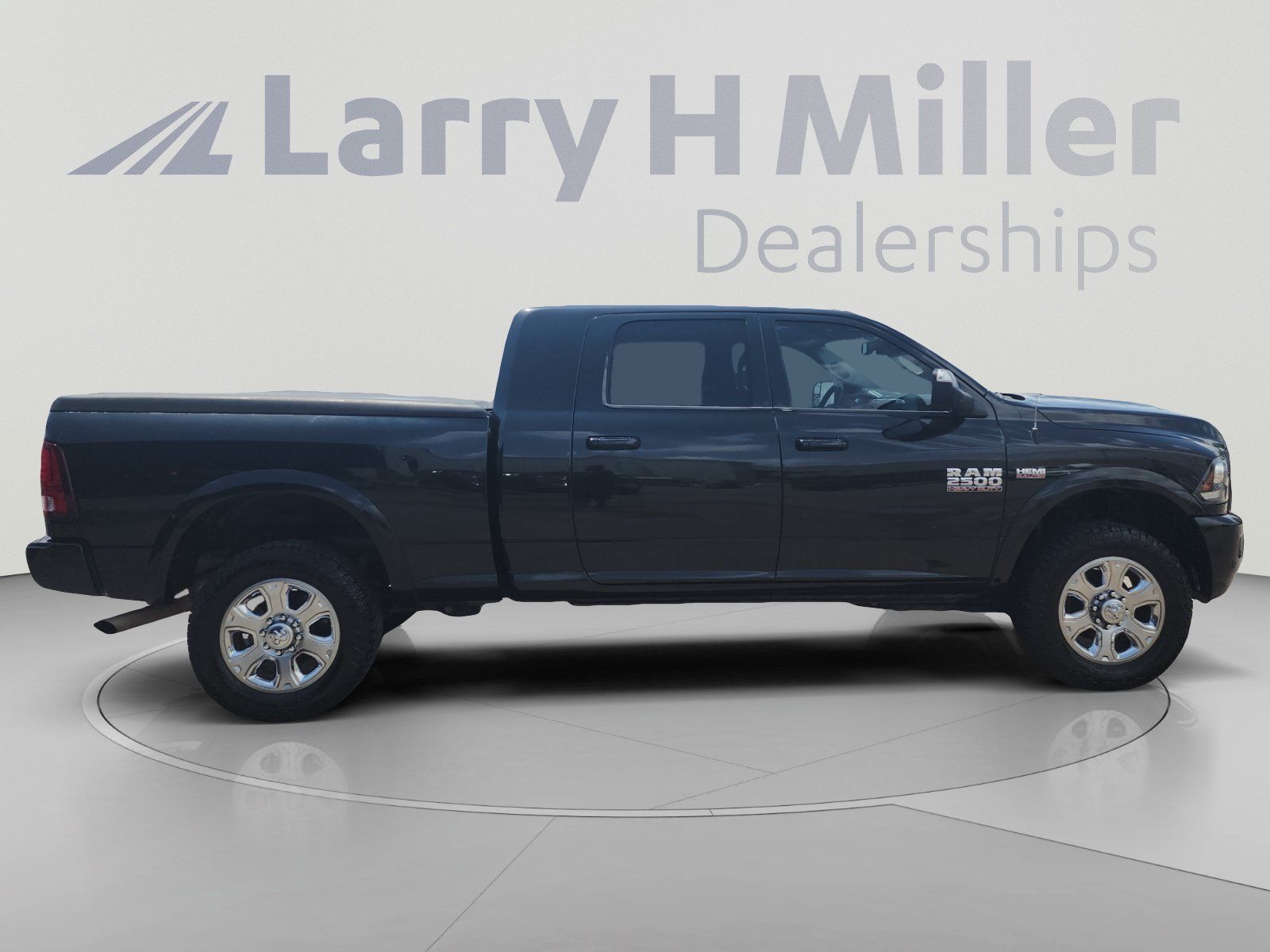 Used 2018 RAM 2500 Laramie w/ Sport Appearance Group AWD/4WD image 6