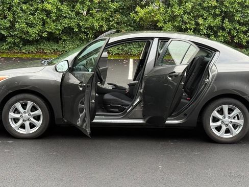 Used 2010 MAZDA MAZDA3 i Touring image 4
