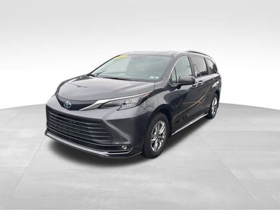 Used 2025 Toyota Sienna XLE