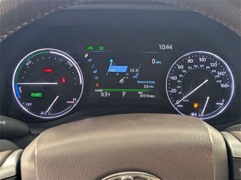 Used 2024 Toyota Sienna Platinum image 19