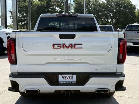 Used 2023 GMC Sierra 1500 Denali w/ Technology Package AWD/4WD image 6