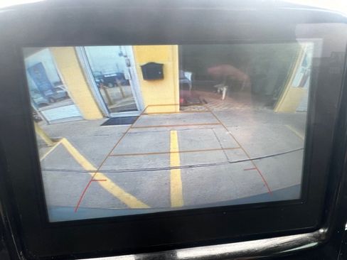 Used 2019 Chevrolet Traverse LT FWD image 20