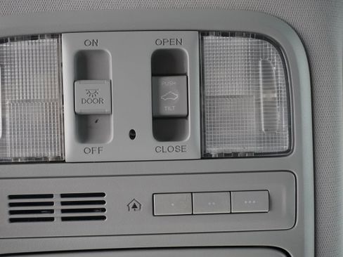 Used 2015 Honda Pilot Touring image 25